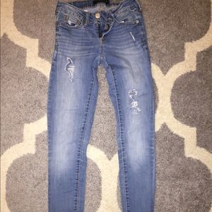 Aeropastel ripped jeans